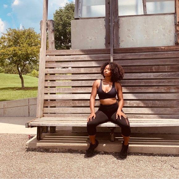 NWT❗️ Fabletics Mila High-Waisted Pocket Capris - Picture 13 of 16